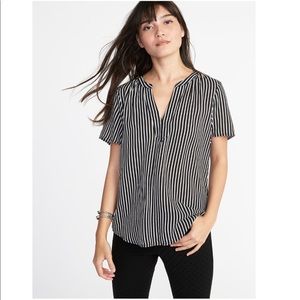 🆕✨ Old Navy Lightweight Striped Top